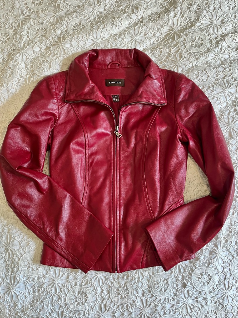 Danier vintage Y2K, red leather jacket